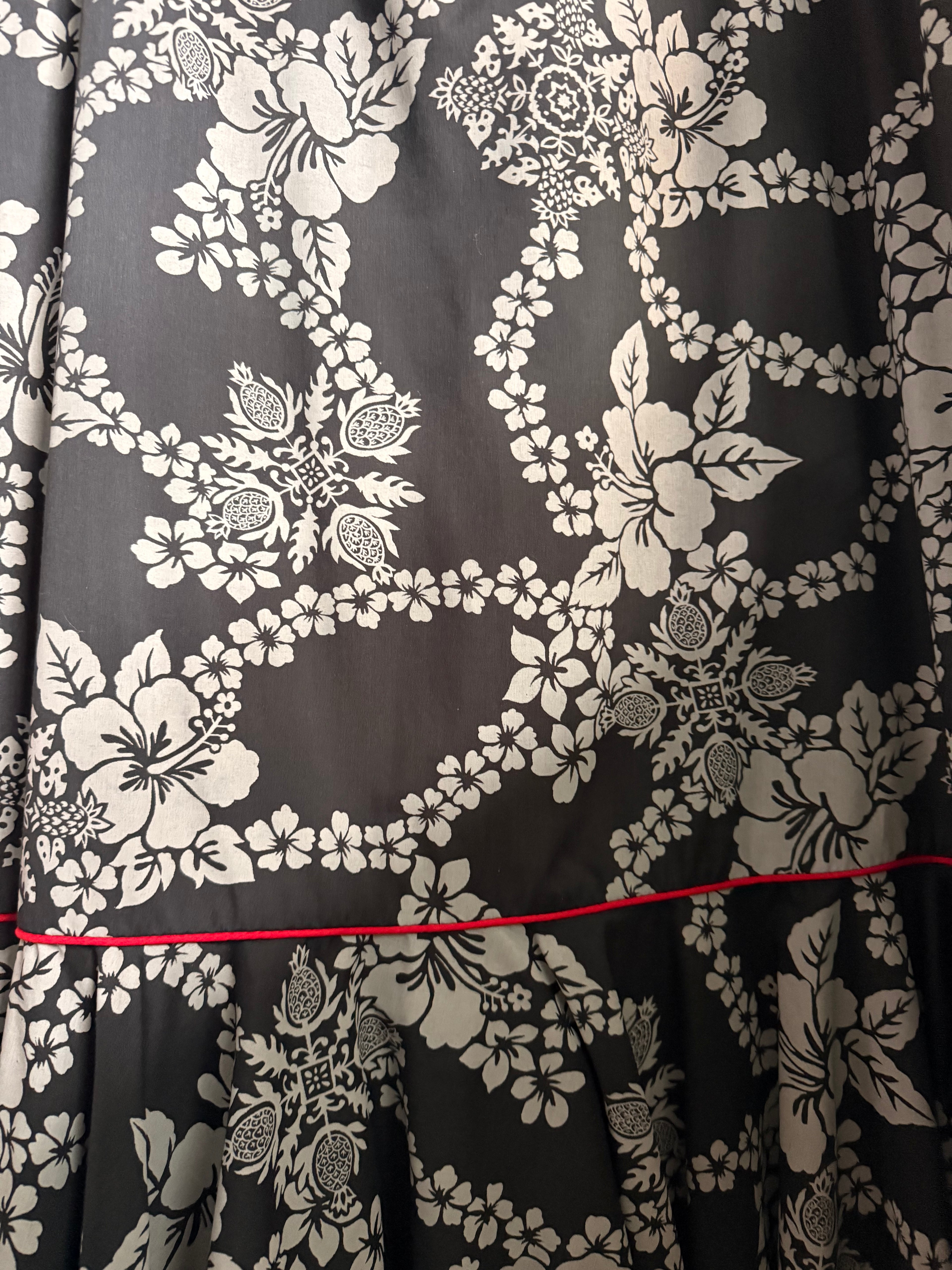 Large RM Red Black Hibiscus Lei Mu'u