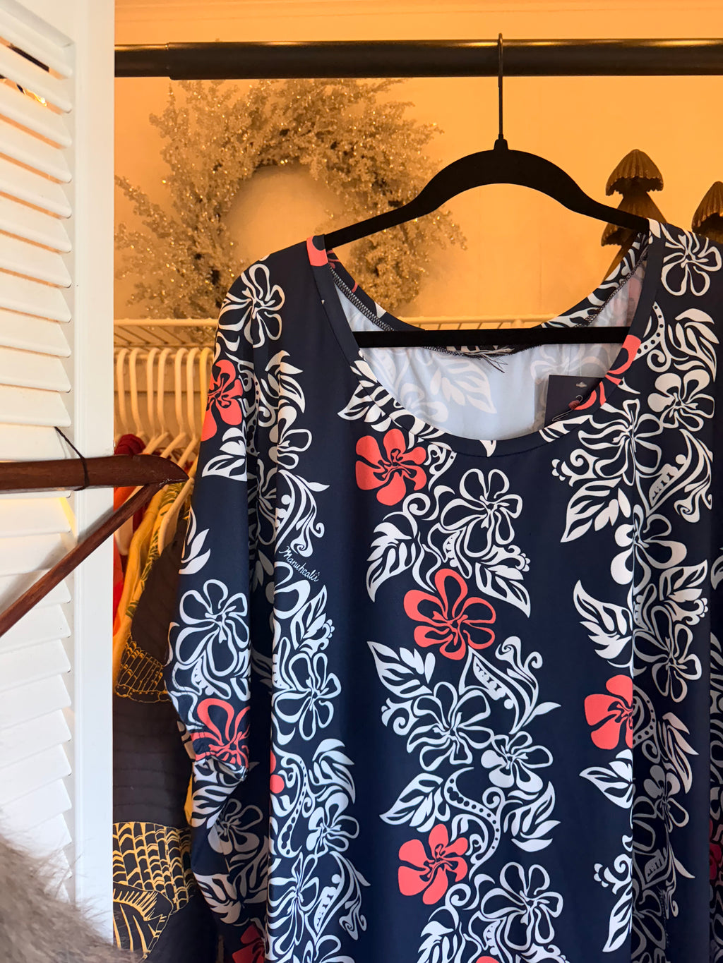 XS-S Manuheali'i Blue Floral Top