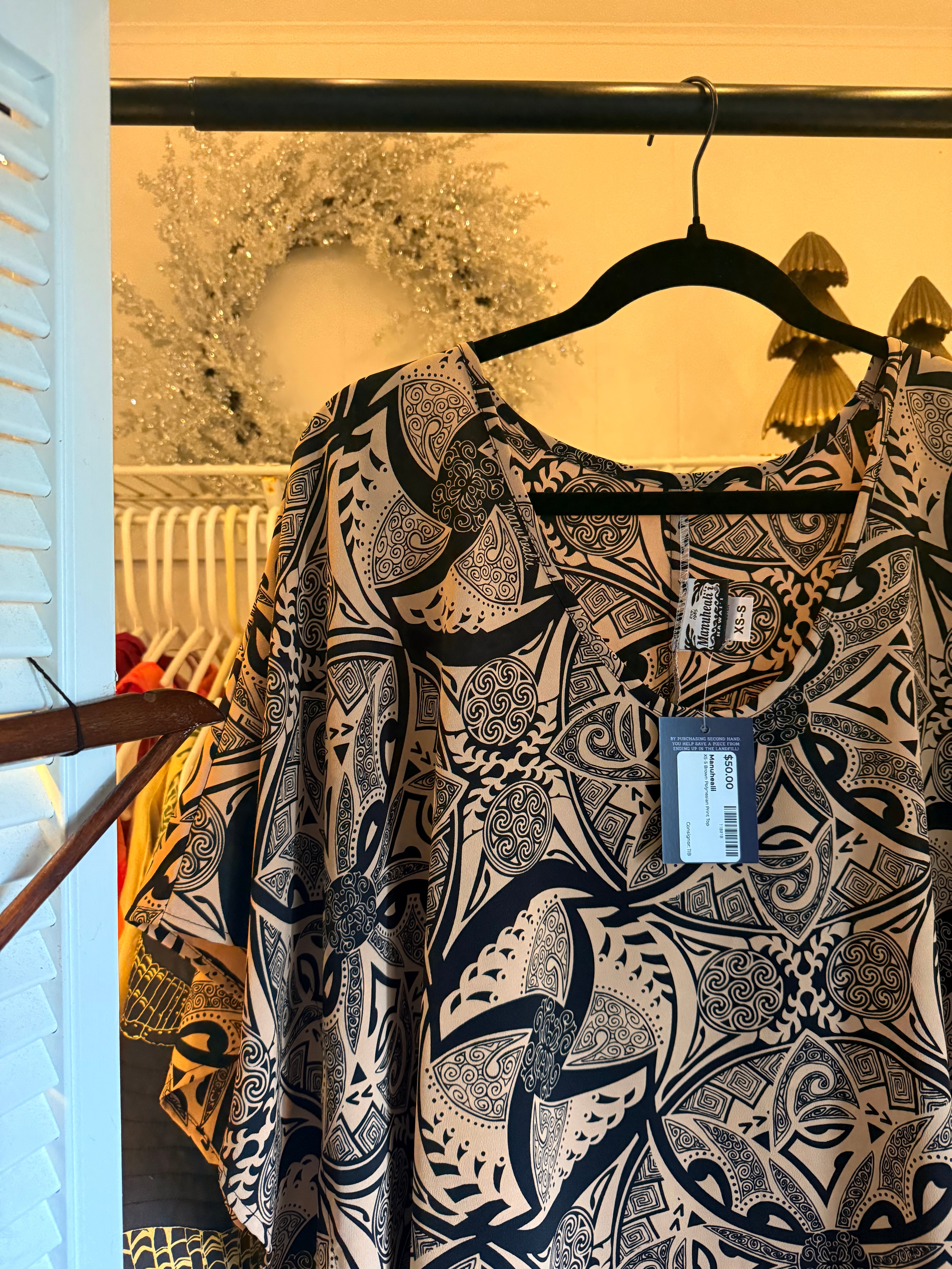 XS-S Manuheali'i Brown Polynesian Print Top